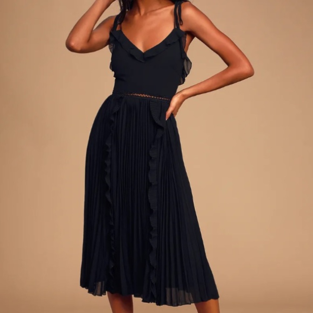 Never a Dull Moment Black Tie-strap Pleated Midi dress